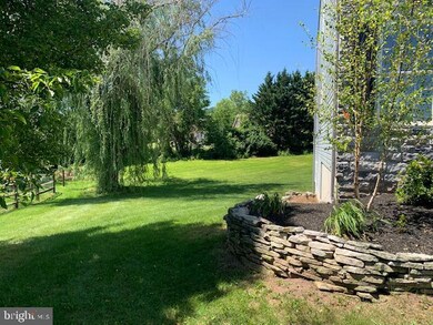 109 Martin Ln, Douglassville, PA 19518 - photo 2