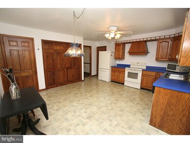 953 Martha Blvd, Atco, NJ 08004 - photo 5