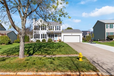 660 Oakcrest Dr, Wadsworth, OH 44281 - photo 2