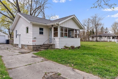 1717 Wolcott St, Flint, MI 48504 - photo 5