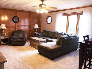 Living room 4