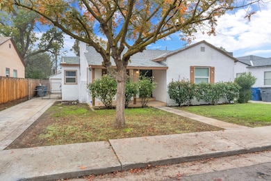 424 E Cambridge Ave, Fresno, CA 93704 - photo 2