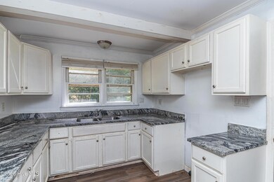 212 Winslow Cir, Goldsboro, NC 27530 - photo 5