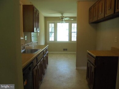 6501 Calmos St, Capitol Heights, MD 20743 - photo 7