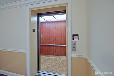 61 Liddle Ave, Edison, NJ 08837 - photo 5