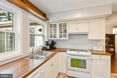 15801 Pinecroft Ln, Bowie, MD 20716 - photo 5