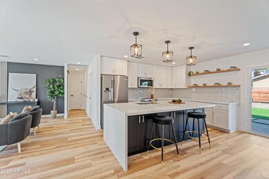 8532 E Sheridan St, Scottsdale, AZ 85257 - photo 4