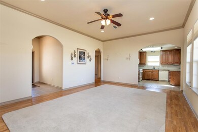 1100 W University Dr, Gainesville, TX 76240 - photo 5