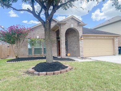 209 Midtown Park Dr, Alvin, TX 77511 - photo 3