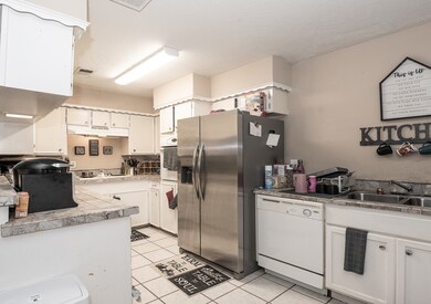 10219 Kirkhill Dr, Houston, TX 77089 - photo 4