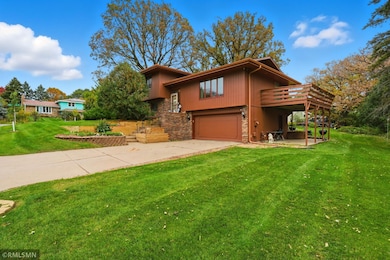 944 Pine View Ct, Saint Paul, MN 55119 - photo 2