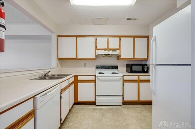 978 Irving Ave unit D24, Dayton, OH 45419 - photo 3