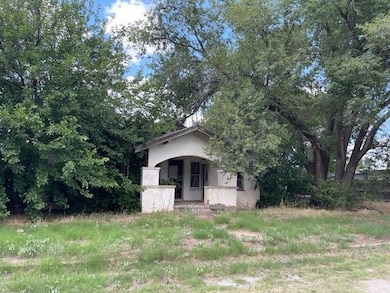 119 S Oak Ave, Erick, OK 73645 - photo 2