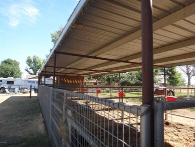 4 stall mare motel