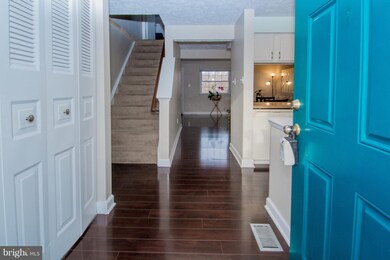 5910 Rowanberry Dr, Elkridge, MD 21075 - photo 2