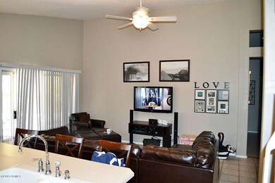GREAT ROOM 01