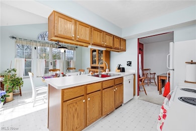 24659 Thicket Ln, Olmsted Falls, OH 44138 - photo 2