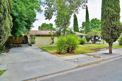 1012 E Myrtle St Hanford 02 Front 2 Smal