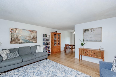 26-web-or-mls-1207-fairland-rd