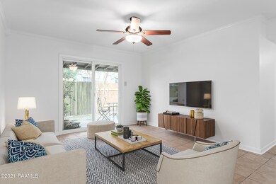 220 Doucet 121 -4 Living_Final