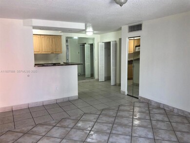 10744 N Kendall Dr unit M16, Miami, FL 33176 - photo 5