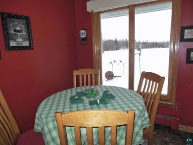 Watch wildlife while enjoying dinner
