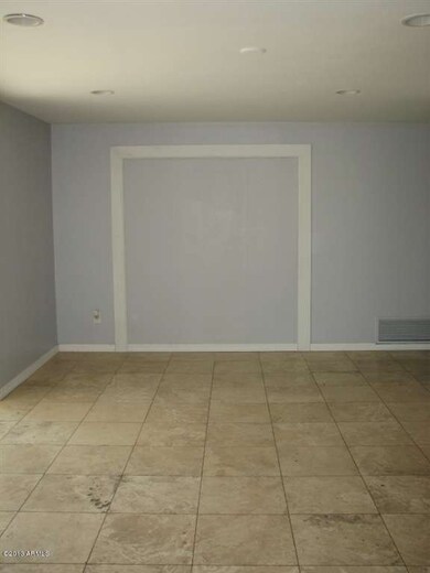 5 Living Room