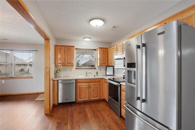 502 S Poseidon Way, Raymore, MO 64083 - photo 5