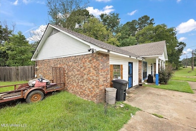 5001 Raintree Dr, Byram, MS 39272 - photo 3