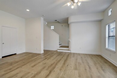 3665 Main Plaza Dr, Houston, TX 77025 - photo 4
