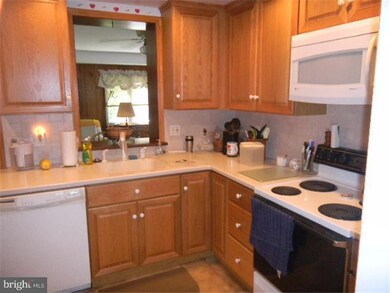 22 W Greenhill Rd, Broomall, PA 19008 - photo 7