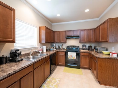 1076 Mountain Laurel Ct, Matthews, NC 28104 - photo 2