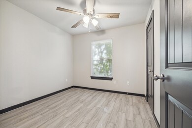 4610 Denmark St, Houston, TX 77016 - photo 5