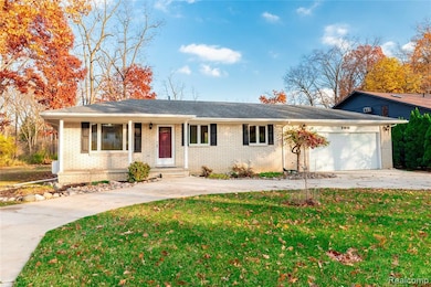 21819 Meridian Rd, Grosse Ile, MI 48138 - photo 2