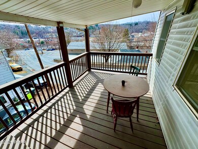 127 Cliff St, Honesdale, PA 18431 - photo 2