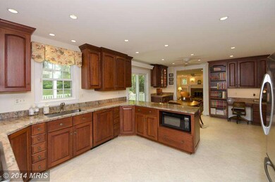 1801 Hursley Ct, Vienna, VA 22182 - photo 7