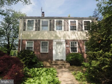 302 W Elkinton Ave, Chester, PA 19013 - photo 2