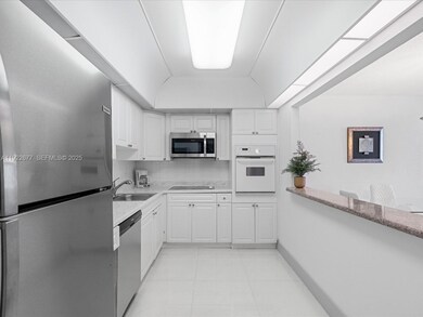 Ocean Reserve Sunny Condominium unit 625, Sunny Isles Beach, FL 33160 - photo 5