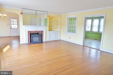 354 N Massanutten St, Strasburg, VA 22657 - photo 3