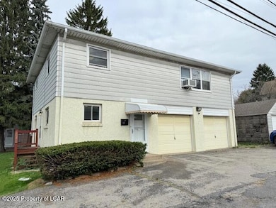 527 E Mine St, Hazleton, PA 18201 - photo 5