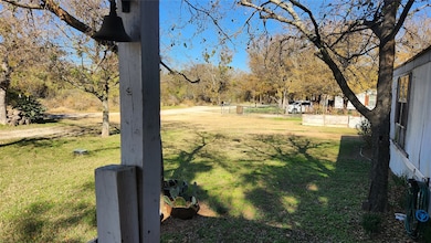 107 Loren Ryan Dr, Aurora, TX 76078 - photo 3