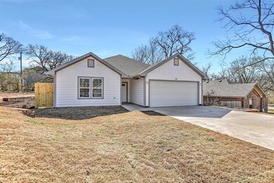 406 E Monterey St, Denison, TX 75021 - photo 2