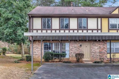 Beautiful Townhouse with Privacy.  Main level park