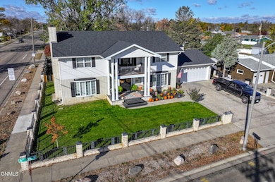 1401 6th Ave W, Williston, ND 58801 - photo 2