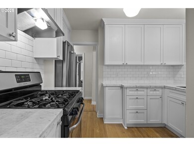 7327 N Oatman Ave, Portland, OR 97217 - photo 4