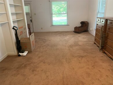 1012 W Adoue St, Alvin, TX 77511 - photo 6