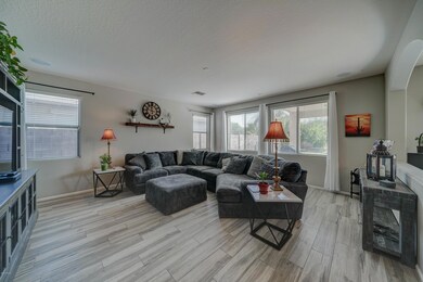 2927 E Quiet Hollow Ln-9