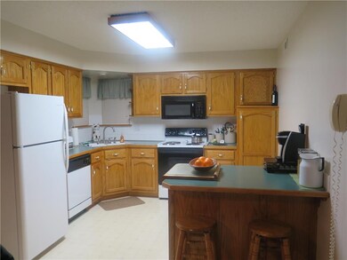 Spacious kitchen w/Pantry, Dishwasher, Elec range,