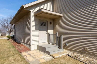 301 Spruce Hills Dr, Cedar Falls, IA 50613 - photo 5