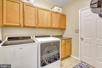 8766 Grantham Ct, Bristow, VA 20136 - photo 6
